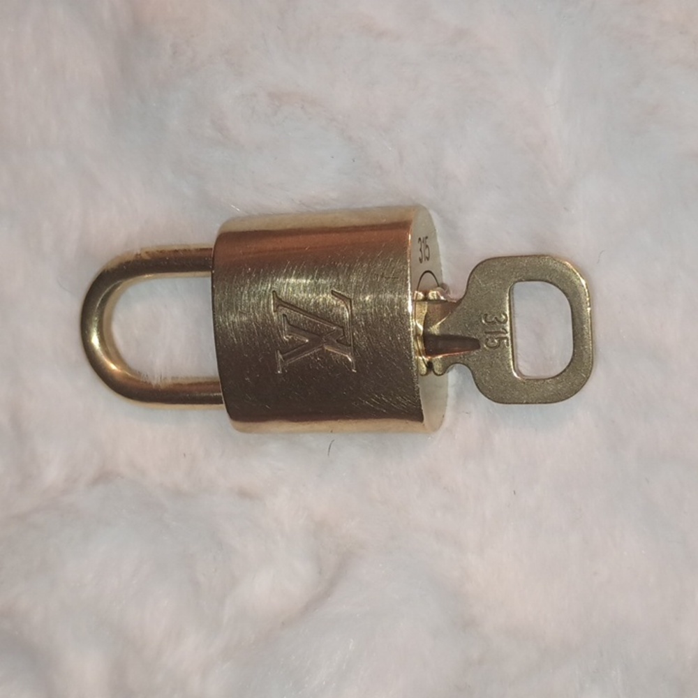 LV LOCK & KEY #315
